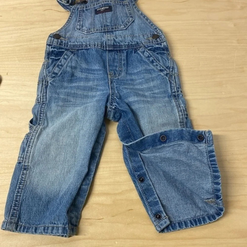OshKosh‎ denim jean bib overalls size 24 months